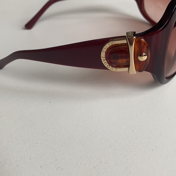 Marc Jacobs maroon sunglasses